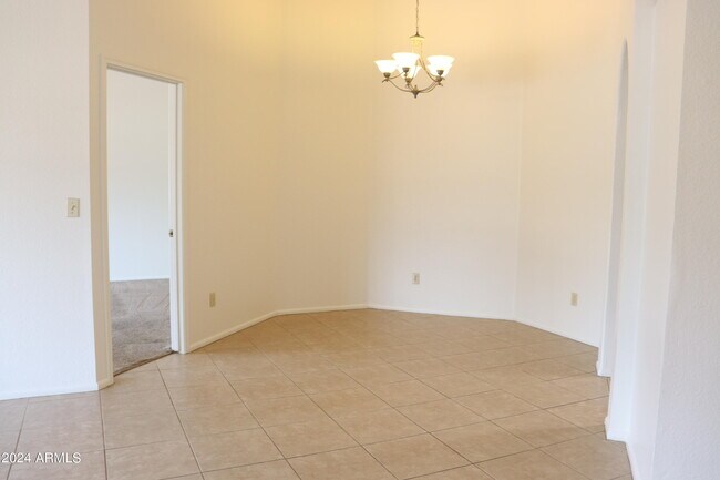 Building Photo - 3377 Thunderbird Dr