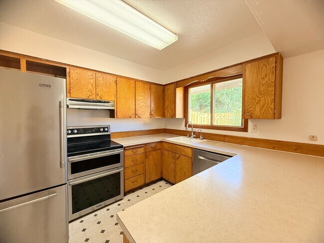 Foto del edificio - Charming 3 Bedroom SF Home!!