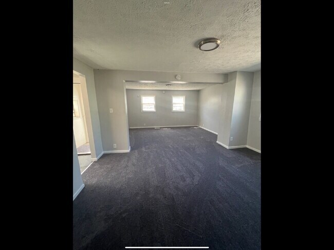 Foto del edificio - 288 Fernwood Ave