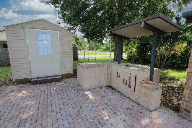 Foto del edificio - 4811 Seagrape Dr