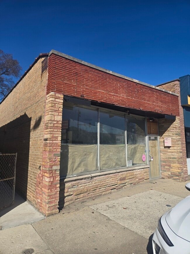 Building Photo - 8304 S Kedzie Ave