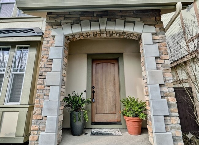 Photo - Modern 4-Bedroom Gem | Maintenance-Free Living & Private Side Yard! House