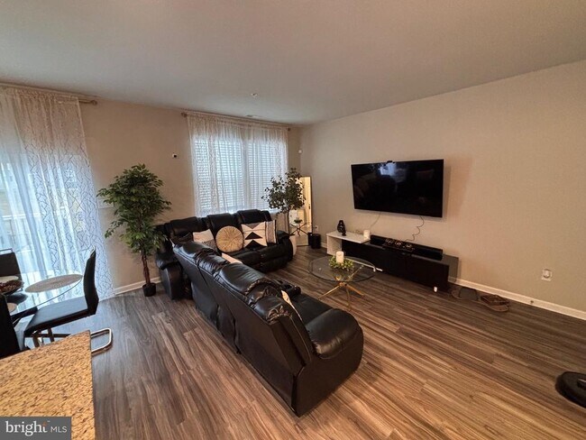 Foto del edificio - 255 Maple Run Dr