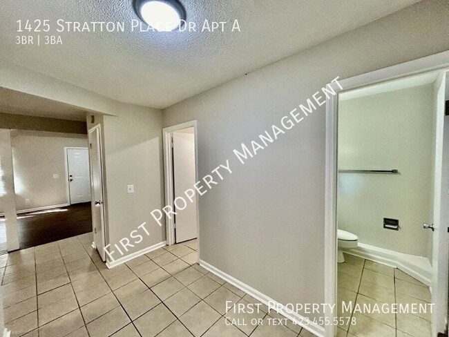 Building Photo - 1425 Stratton Pl Dr