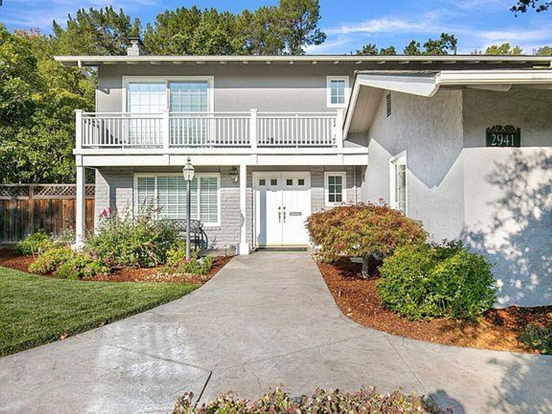 Primary Photo - Stunning 4BD + Office Home with Pool in Li...