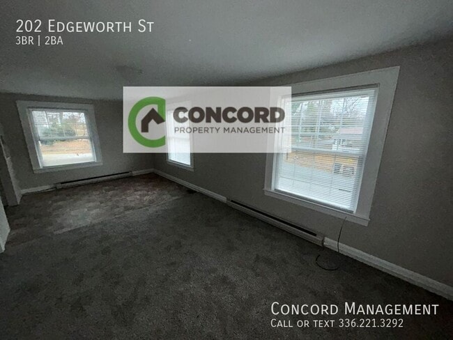 Photo - 202 Edgeworth St House