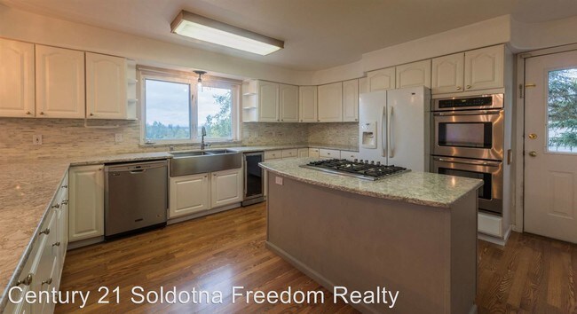 Foto del edificio - 4 br, 3 bath House - 300 Rogers Road
