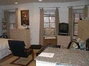 Primary Photo - 65 Clarendon St