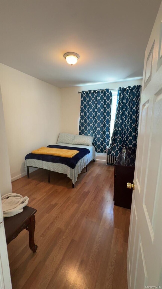 Foto del edificio - 3027 Radcliff Ave