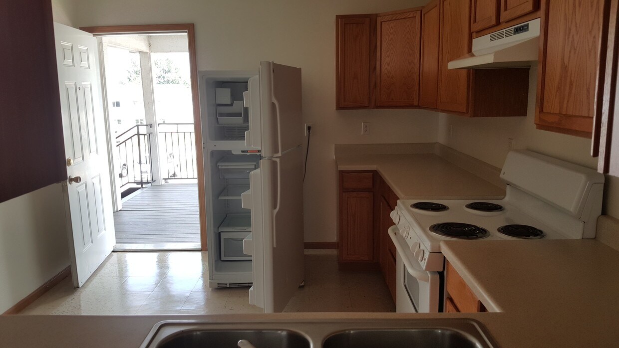 6630 Preston Terrace Ct SW, Cedar Rapids, IA 52404 Apartments in