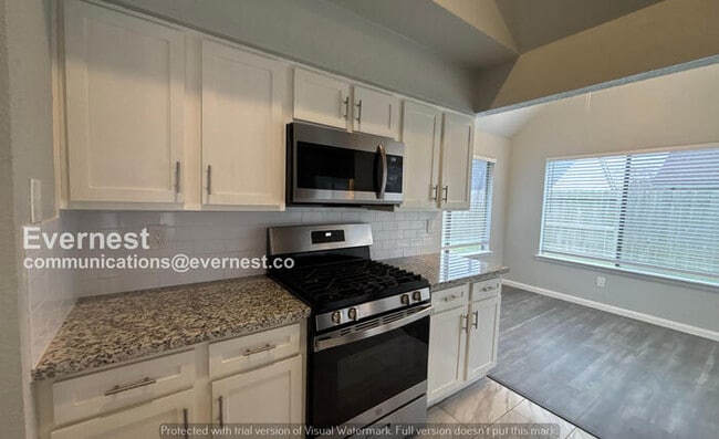 Foto del edificio - 18611 Headland Dr