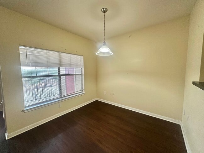 Building Photo - 2320 Gracy Farms Ln