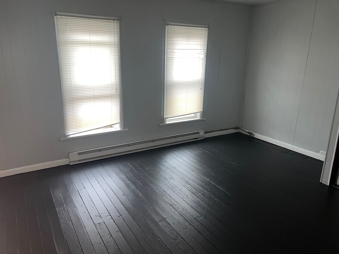 Foto principal - 1243 Main St