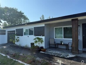 Building Photo - 1040 SW 30th Ave