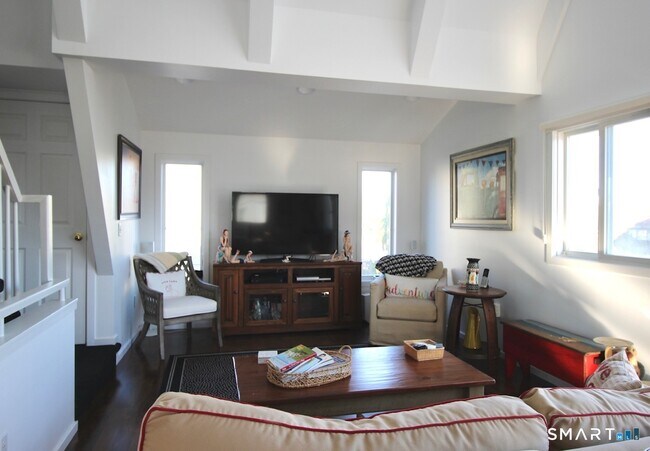 Foto del edificio - 147 Captains Dr