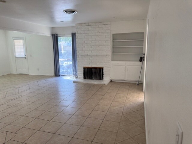 Foto del edificio - 43937 Halcom Ave