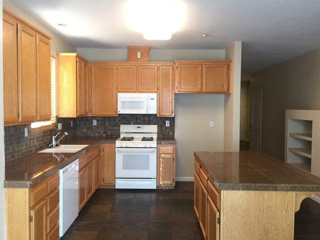 Building Photo - 4763 Summerset Dr