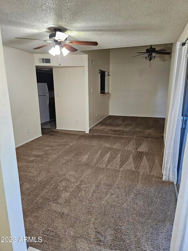 Building Photo - 834 S Casitas Dr
