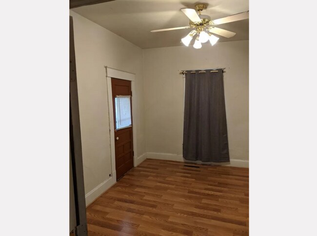 Building Photo - Charming 3-Bedroom Home in Pittsburg – Pet Friendly!