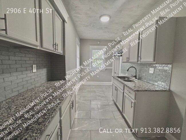 Foto del edificio - 2906 E 40th St