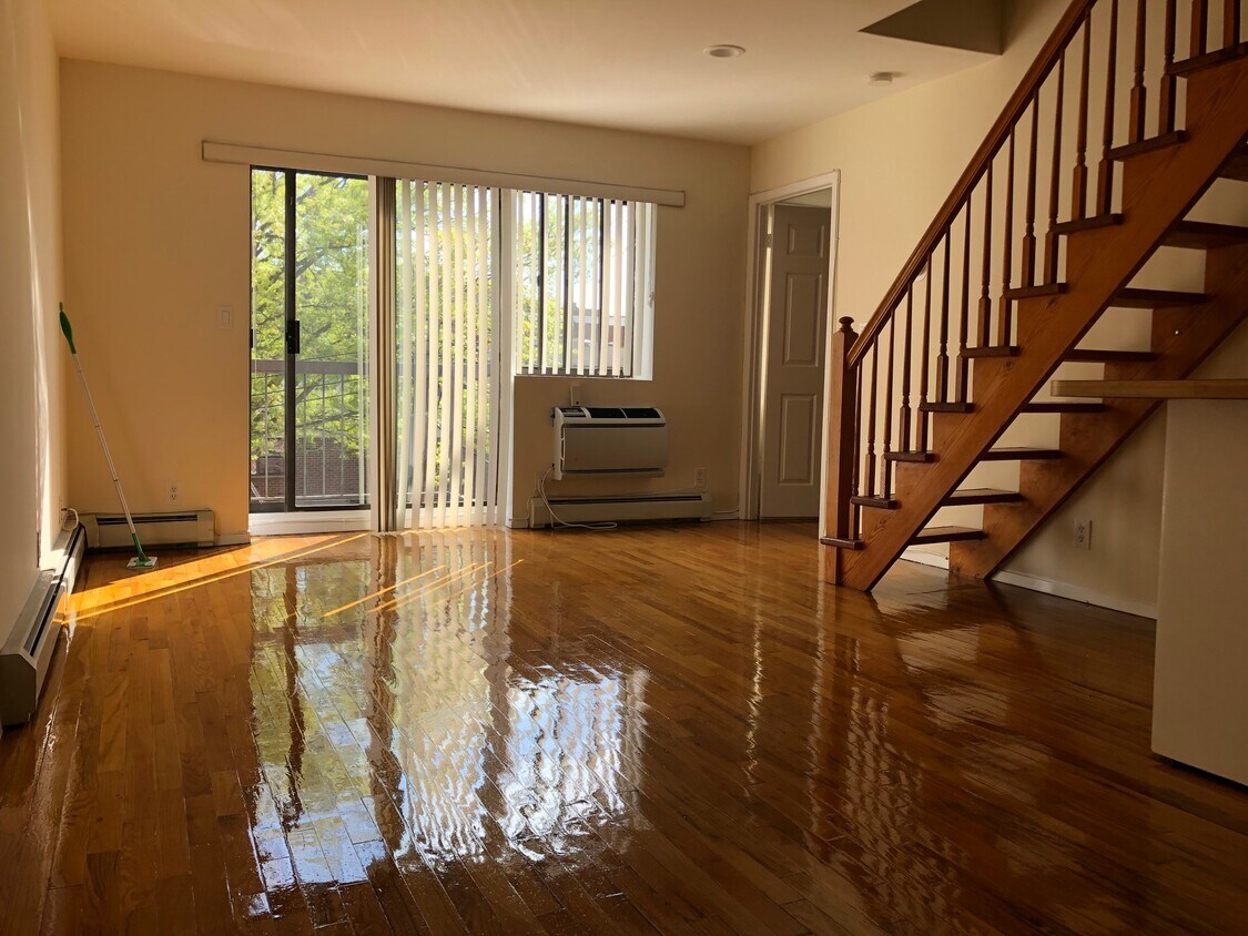 Foto principal - 7615 113th St