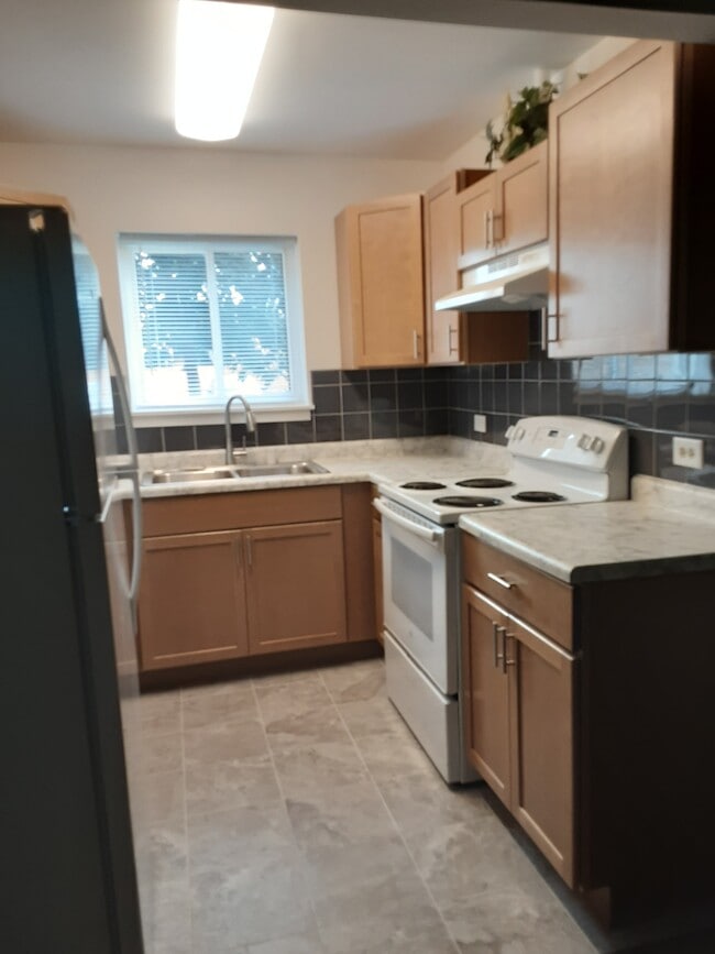Building Photo - 417 Perrie Dr