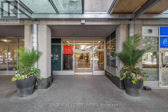 Photo du bâtiment - 18 Yonge St