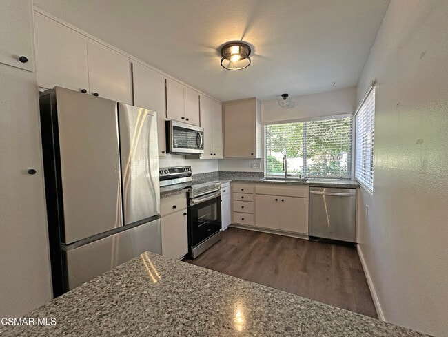 Building Photo - 499 Serento Cir