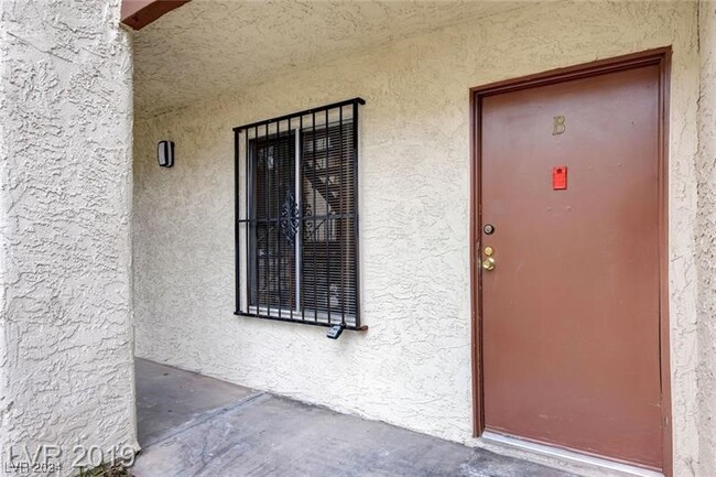 Building Photo - 3263 Savalli St