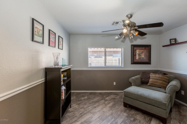 Foto del edificio - 3016 W White Feather Ln