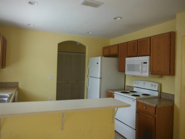 Building Photo - Stunning 4-bedroom Home for rent in Sandpo...