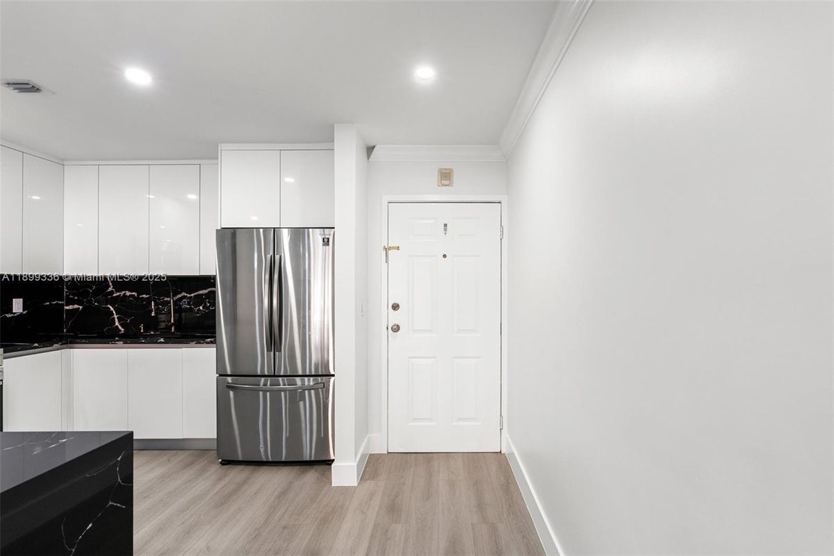 Foto del edificio - 9405 SW 76th St