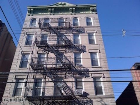 Foto principal - 732 Willow Ave