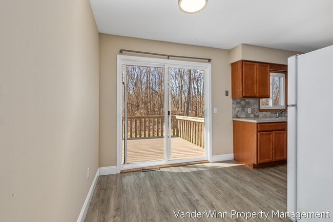 Foto del edificio - 10945 Mountain Ash Ave NW