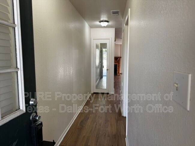 Building Photo - 6321 Kelly Dr