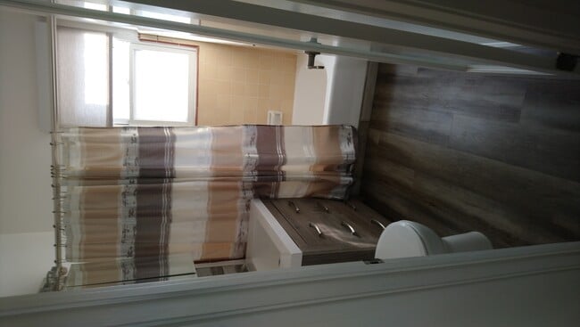 BATHROOM - 738 Hill St