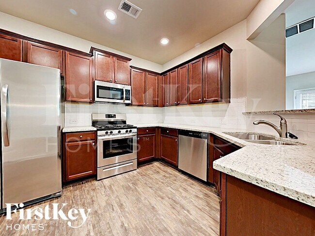 Foto del edificio - 3204 Baylor Cir