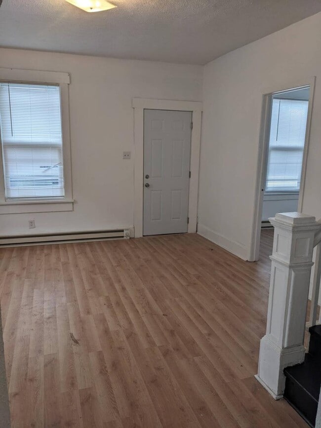 Building Photo - 2.0 bedroom in Muncie Indiana 47303