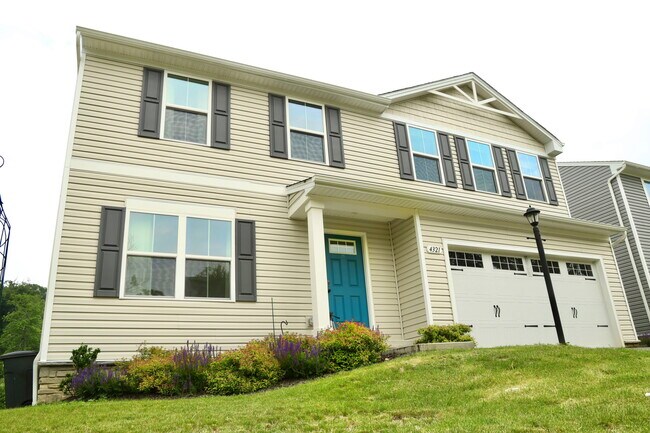 Foto del edificio - 4321 Zenith Ln