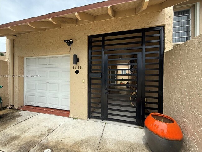 Building Photo - 8522 SW 103rd Ave