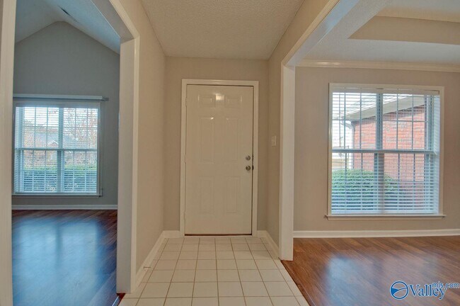 Foto del edificio - 113 Claytor Ln