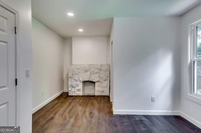 Building Photo - 1126 Briarcliff Pl NE