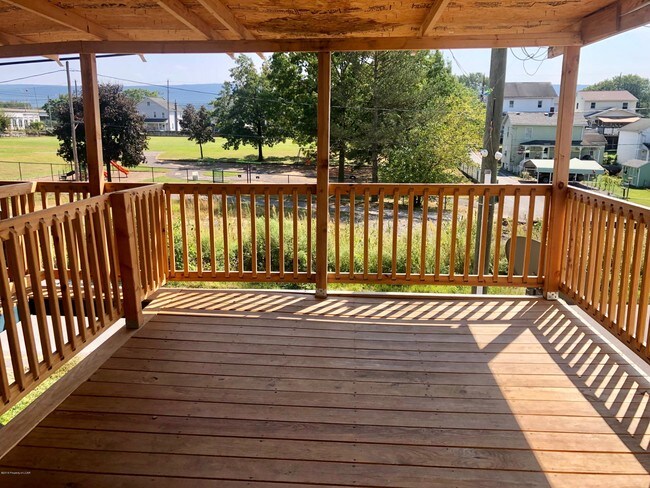 Foto del edificio - 423-425-425 Moss St