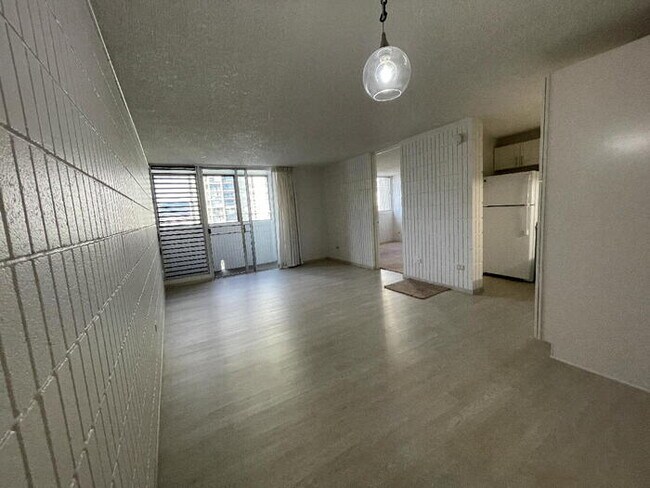 Foto del edificio - Sunset Lakeview 3/2/1 bldg B, sec, W/D, po...