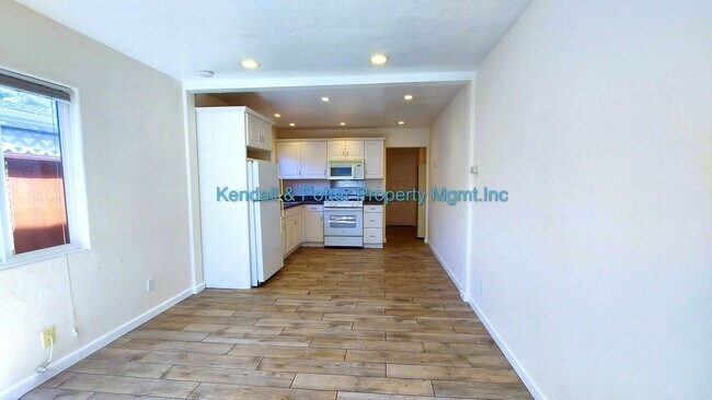 Foto del edificio - 404 Blue Gum Ave