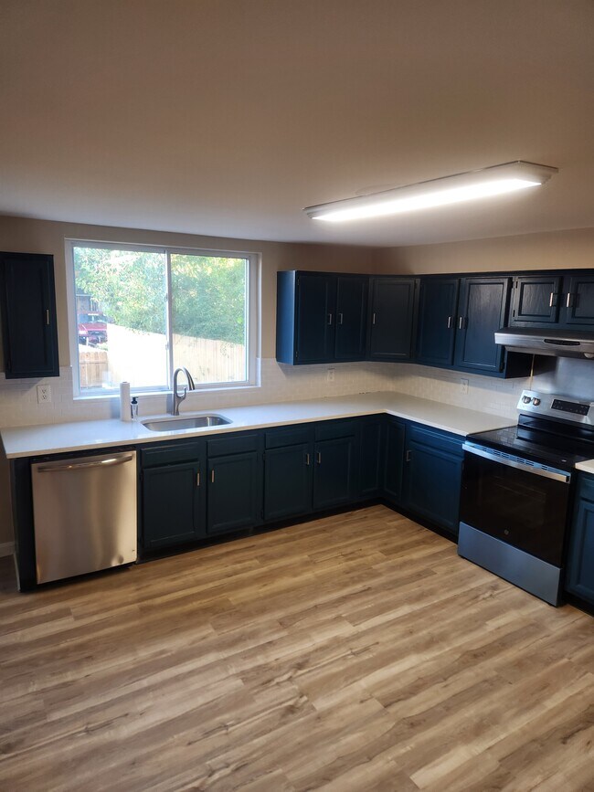 Foto del edificio - 8019 Gough St