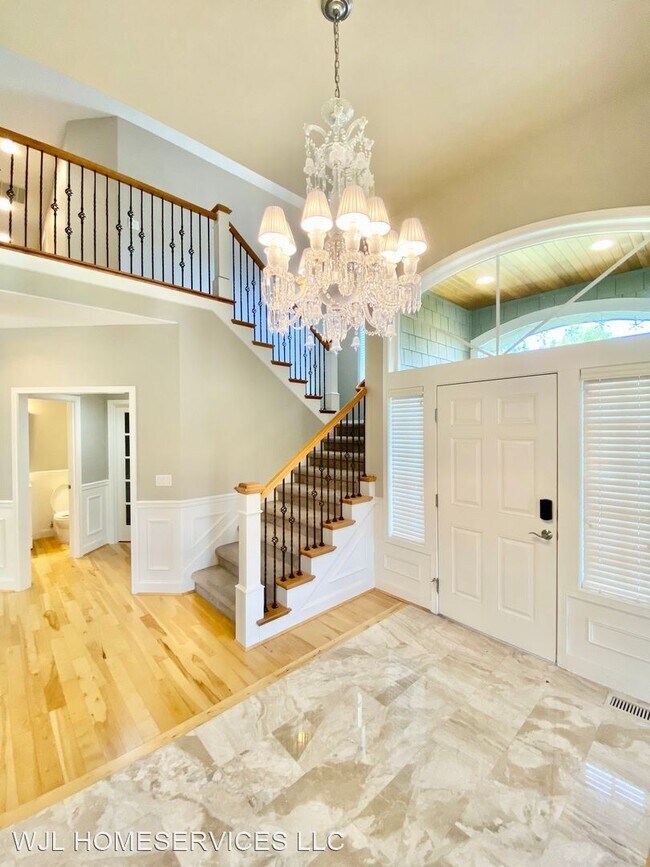 Building Photo - 5 br, 4.5 bath House - 1418 235th Place SE
