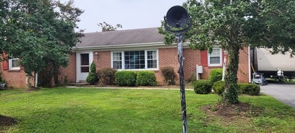 Building Photo - 243 Oregon Dr