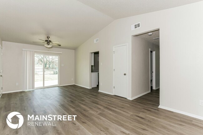 Foto del edificio - 250 Prairie Grove Dr