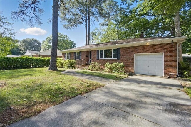 Foto del edificio - 4105 Clintwood Ln